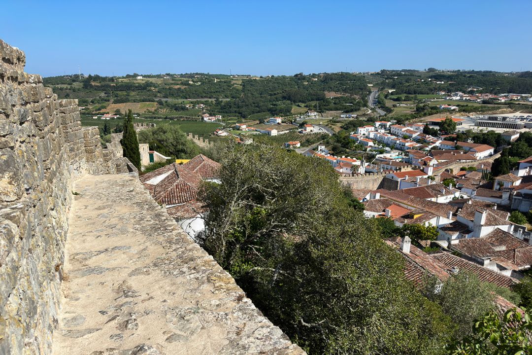 Camminare sulle mura di Óbidos